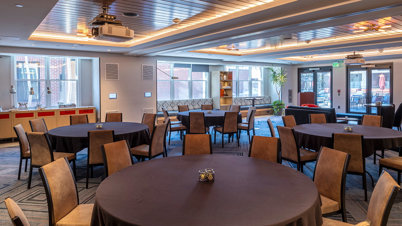 table rounds in meeting space