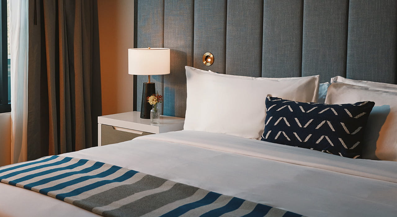 king bed in flatiron king room