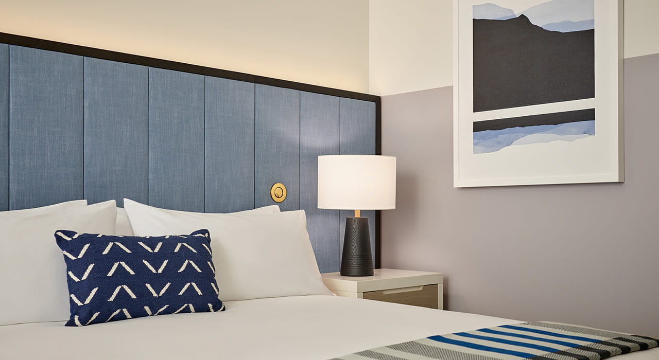 bed in king room