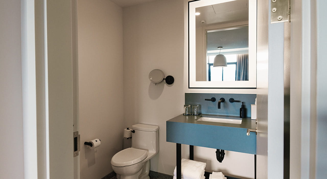 bathroom in limelight suite