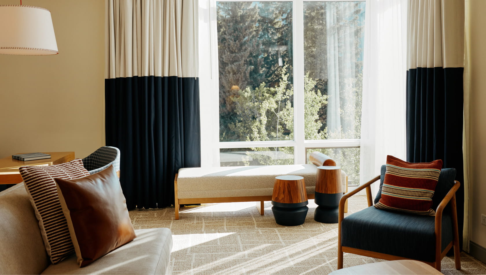 seating area in suite