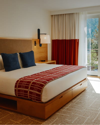 bed in limelight ketchum room