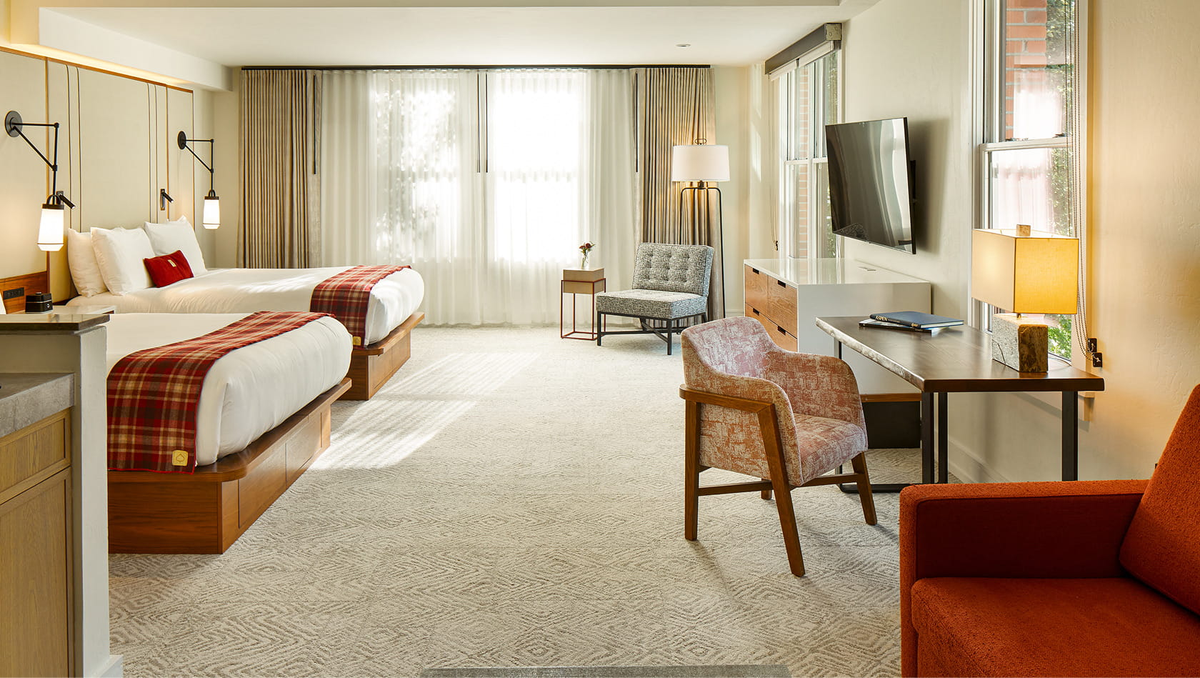 grand deluxe guestroom