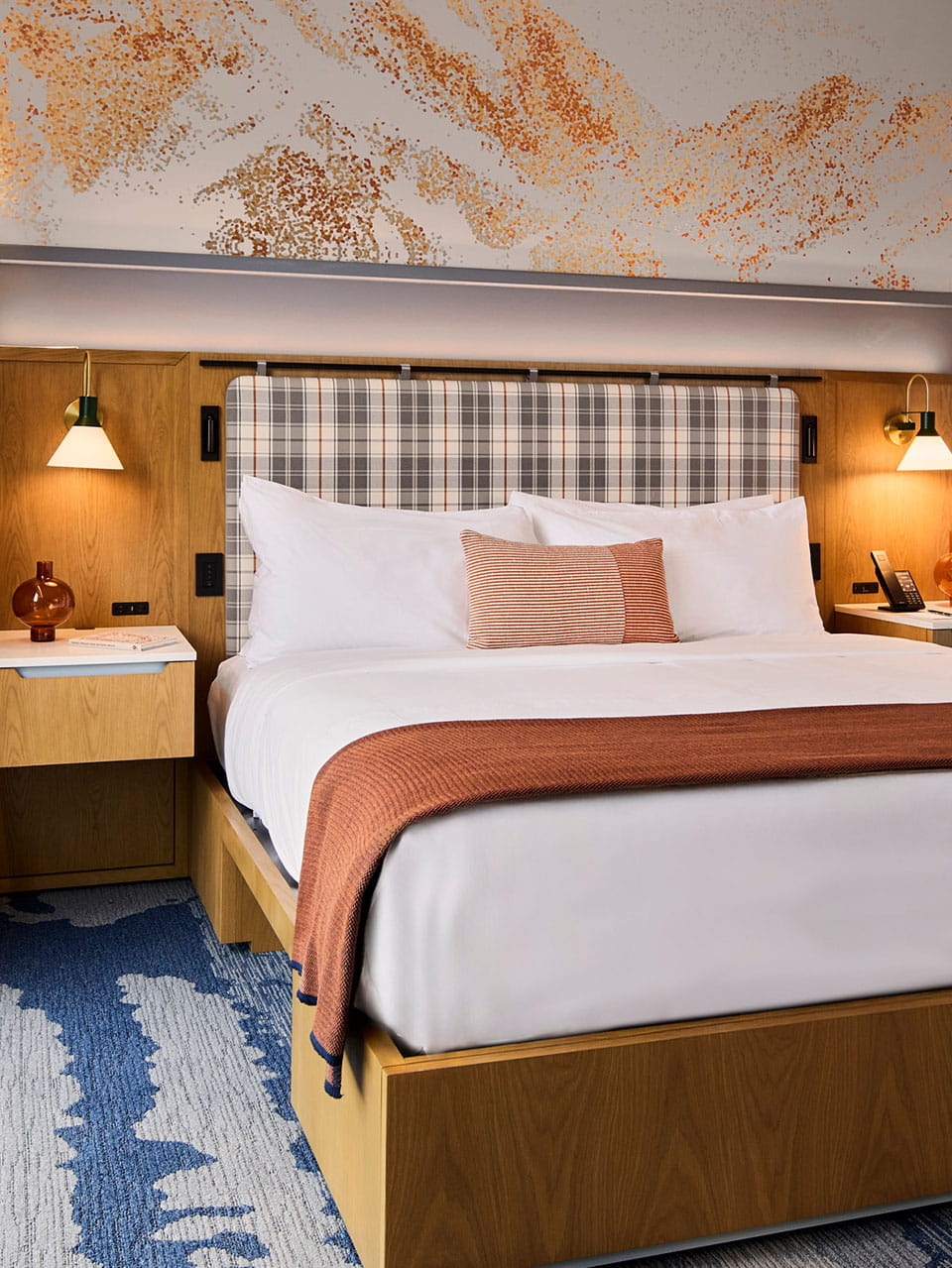 king bed in limelight mammoth guest room