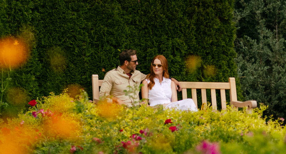 couple in botanical gardens