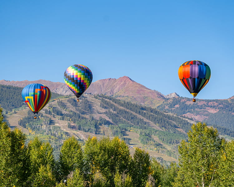 hot air balloons over snowmass