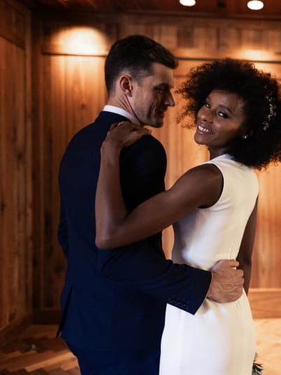 wedding couple smiling