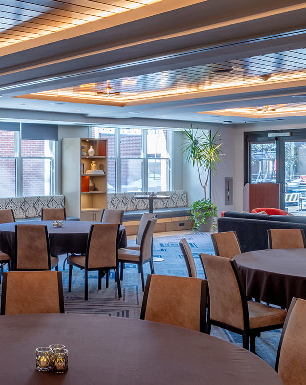 table rounds and windows in meeting space