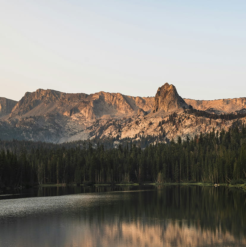 sierra mountains near mammoth