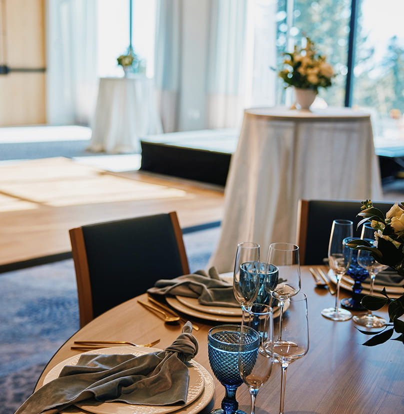 wedding table set up