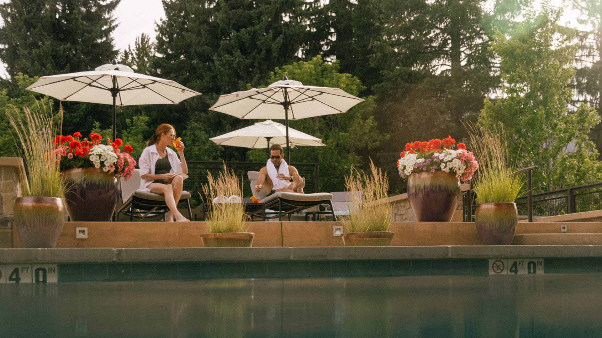 couple hanging out by limelight ketchum pool